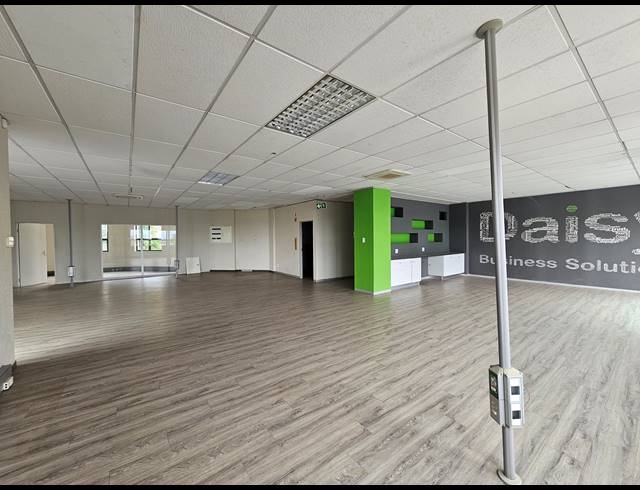 774M² OFFICE TO LET IN BRYANSTON